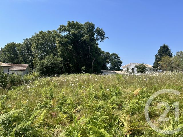 Afficher la photo en grand terrain à vendre - 1021.0 m2 - ONDRES - 40 - AQUITAINE - Century 21 Dune Et Or