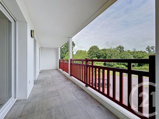 Appartement T3 à vendre - 3 pièces - 51.4 m2 - ST PIERRE D IRUBE - 64 - AQUITAINE - Century 21 Dune Et Or