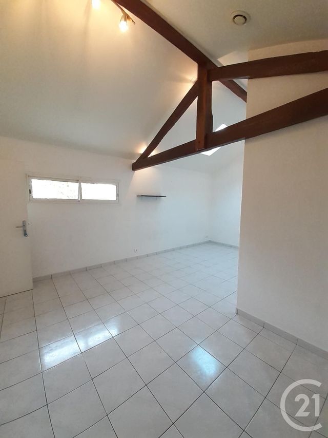 Appartement F2 à louer - 2 pièces - 40.35 m2 - USTARITZ - 64 - AQUITAINE - Century 21 Dune Et Or
